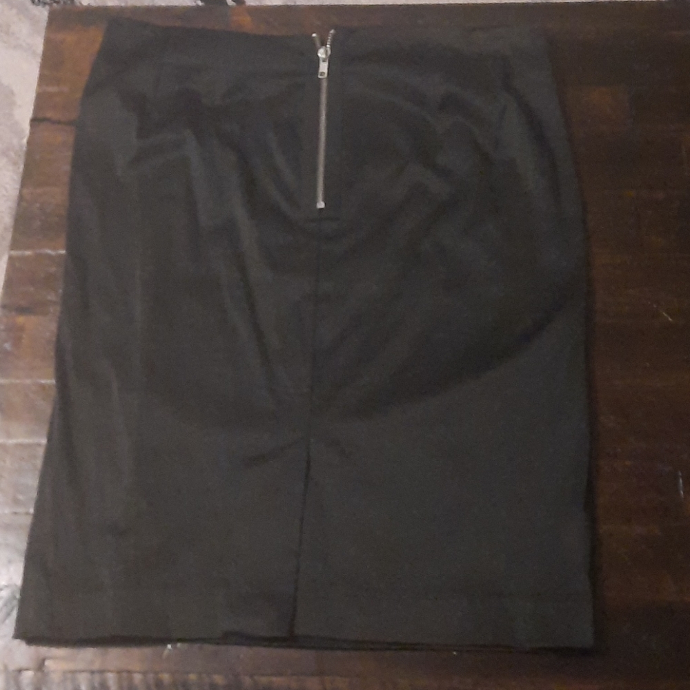 Skirt - Picture 4 of 4